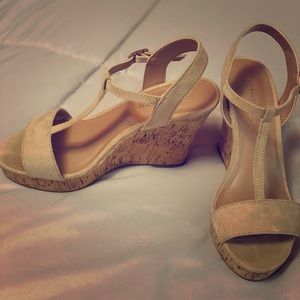 Nude wedges 5.5
